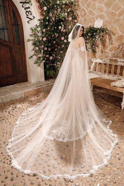 ALINA VEIL