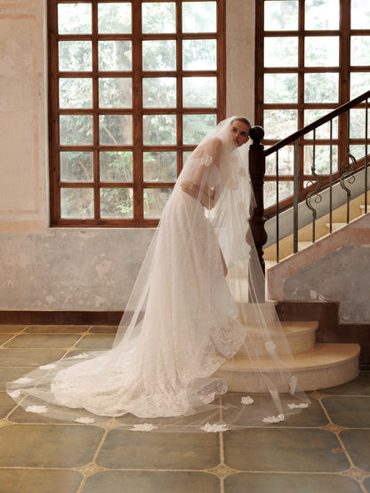 ELOWEN Veil